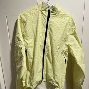 (new!) Sugoi Zap wind/waterproof reflective jacket (men's medium)